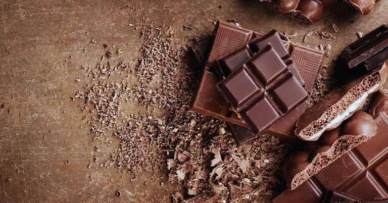 Pesquisa de oito anos detecta níveis preocupantes de metais pesados em chocolates escuros